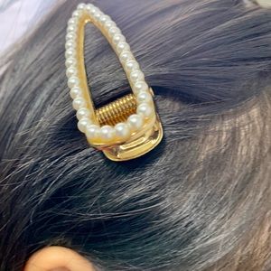 Pearl  hairpin